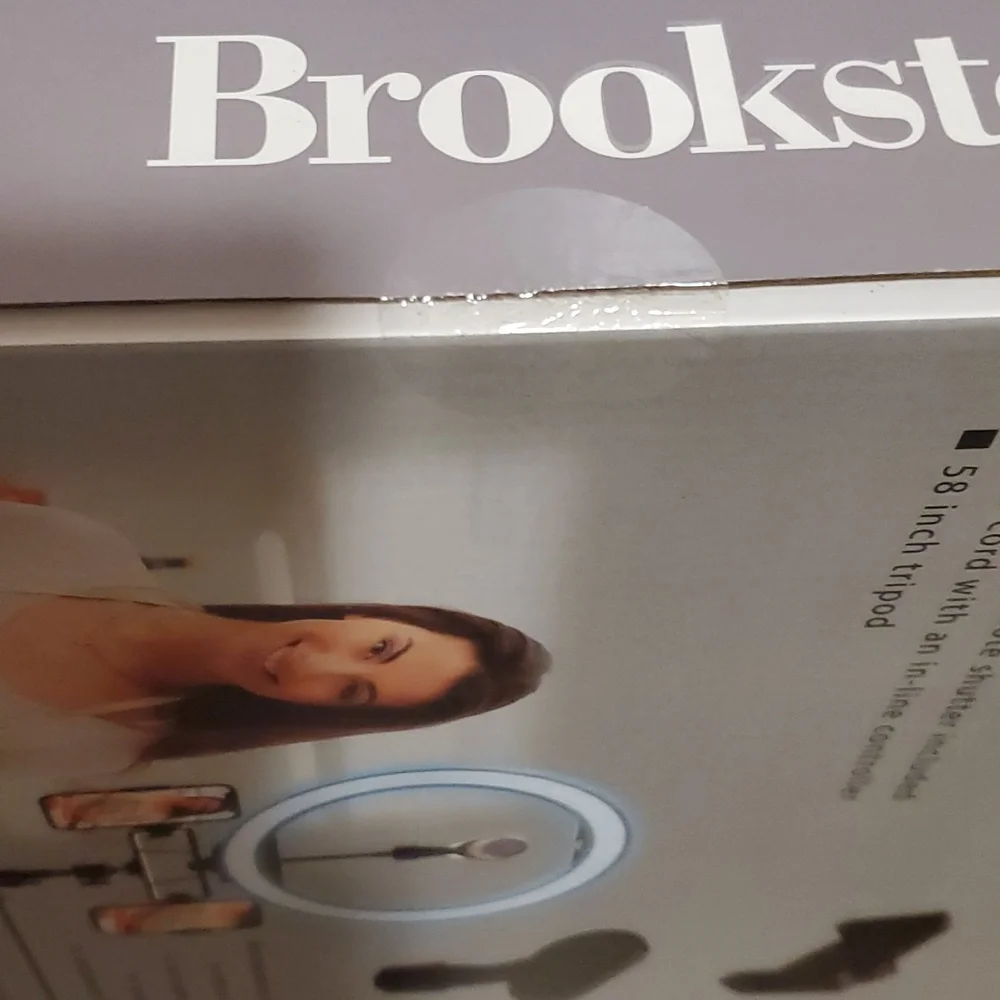 BROOKSTONE 12 IN Deluxe‎ LED Ring Light